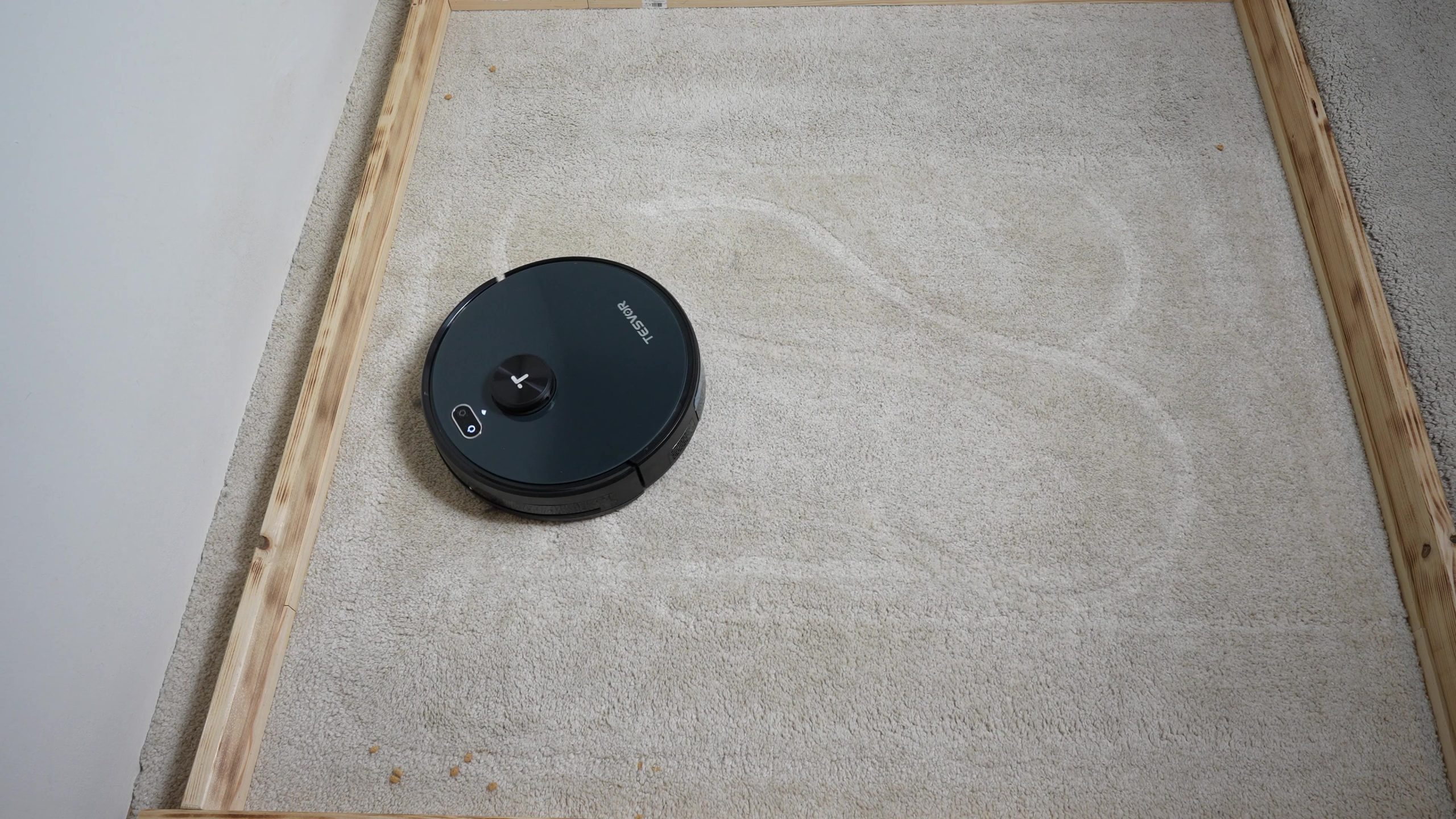 Tesvor S4 Saugroboter Saugkraft Saugtest auf Teppich nachher