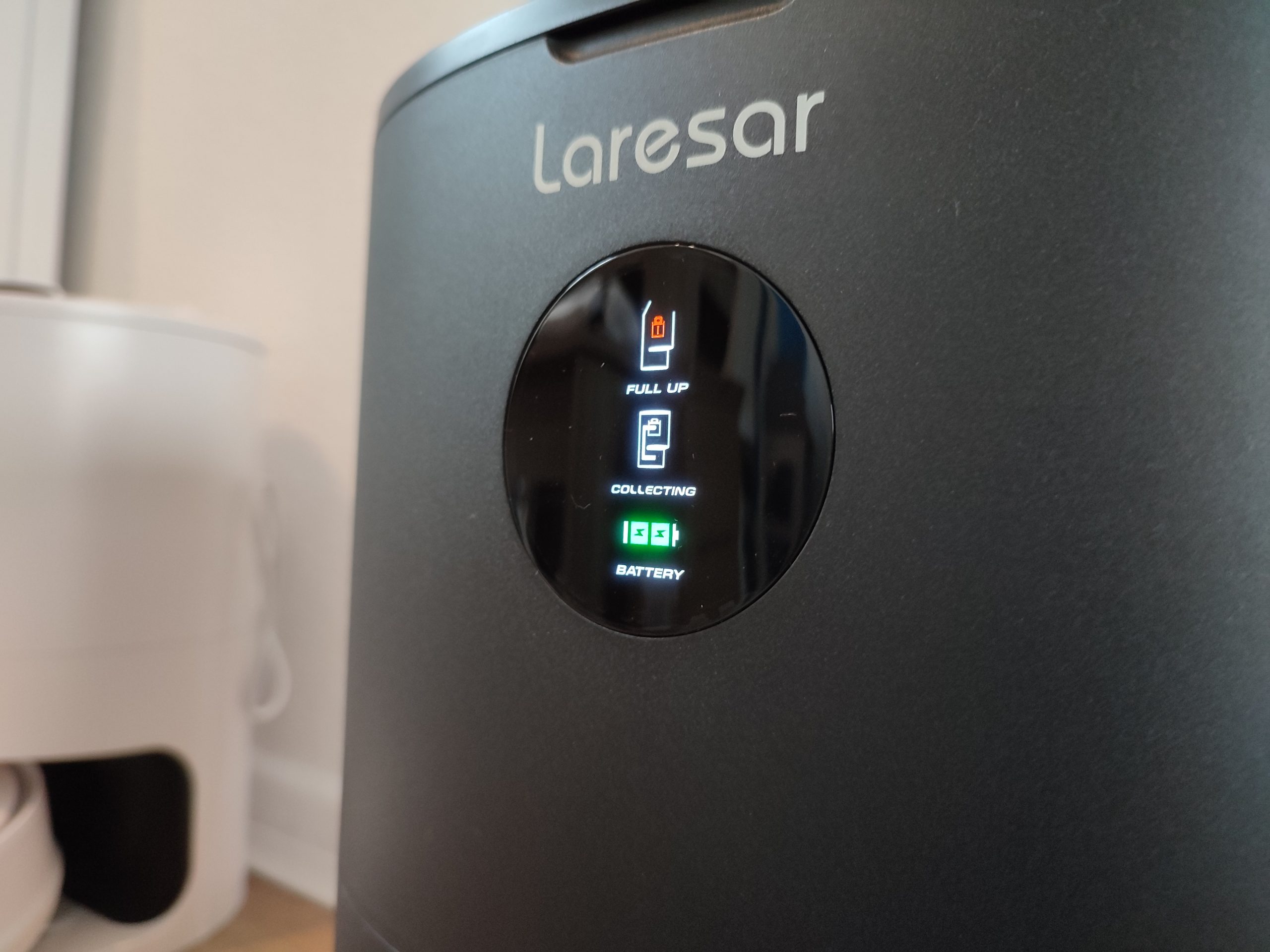 Laresar L6 Pro Saugroboter Display Absaugstation