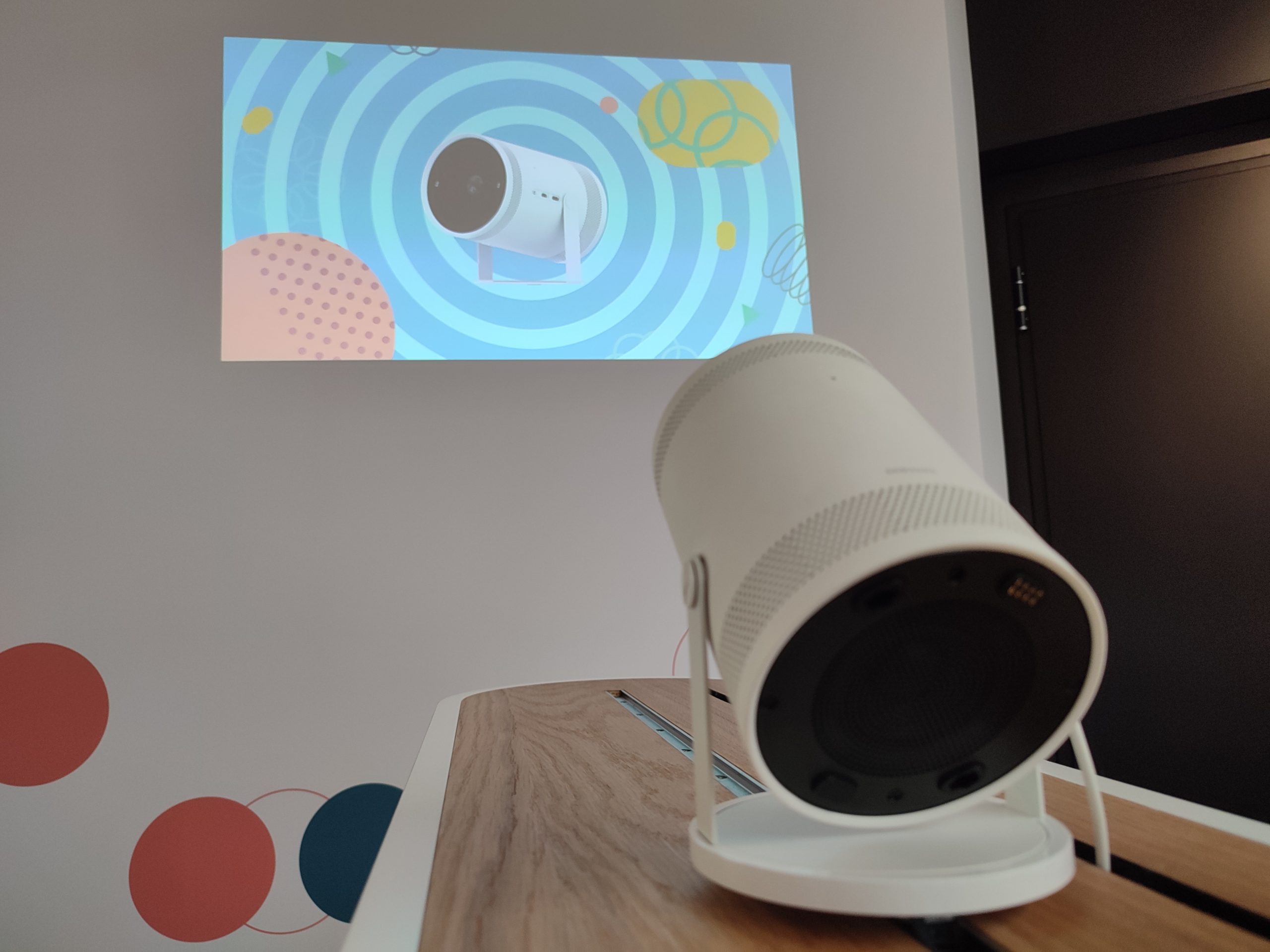 Samsung CE Summit 2022 The freestyle Lifestyle-Projektor Mini-Beamer Bild