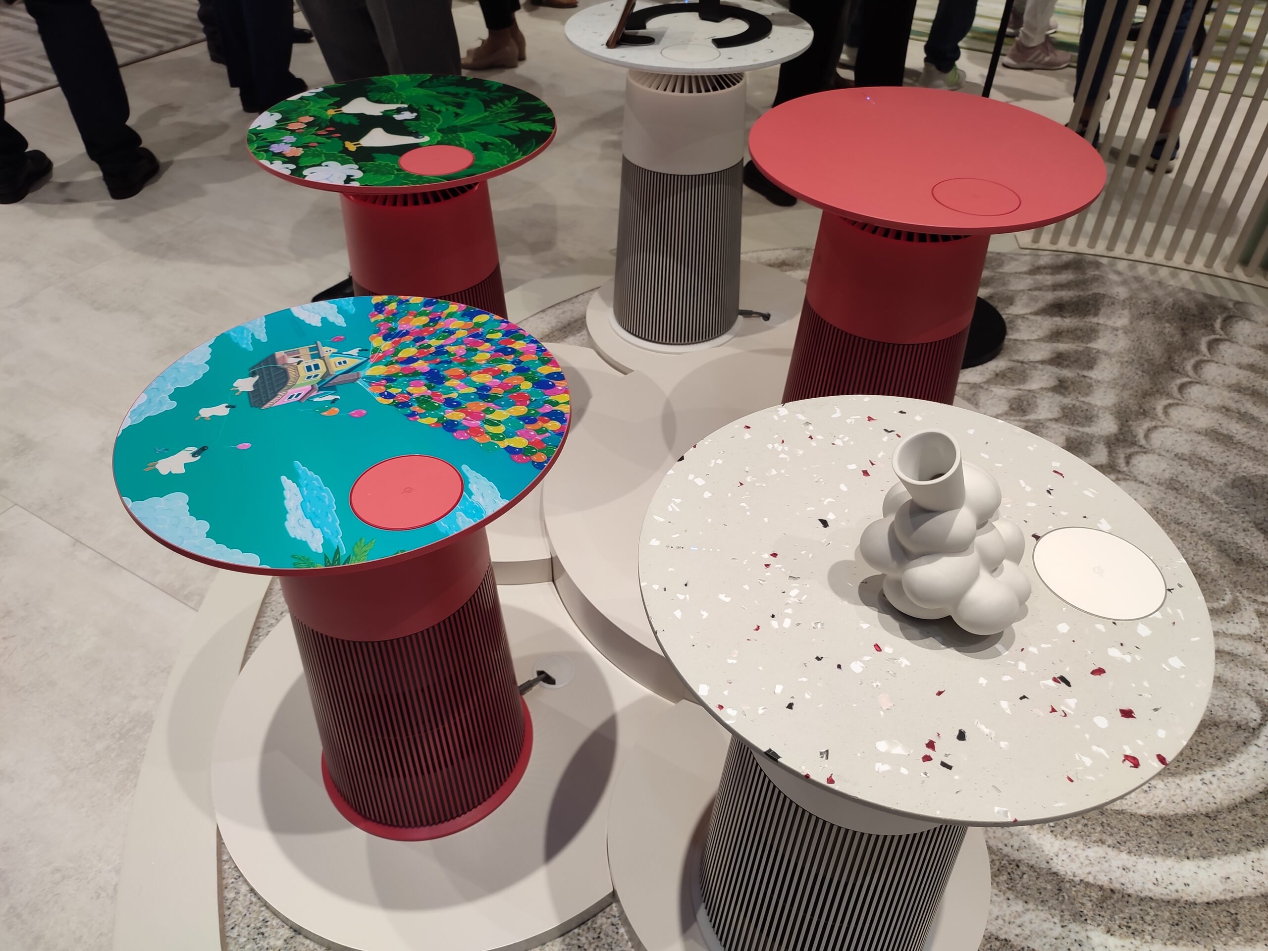 LG Aero Furniture Luftreiniger Tisch Variationen Farben