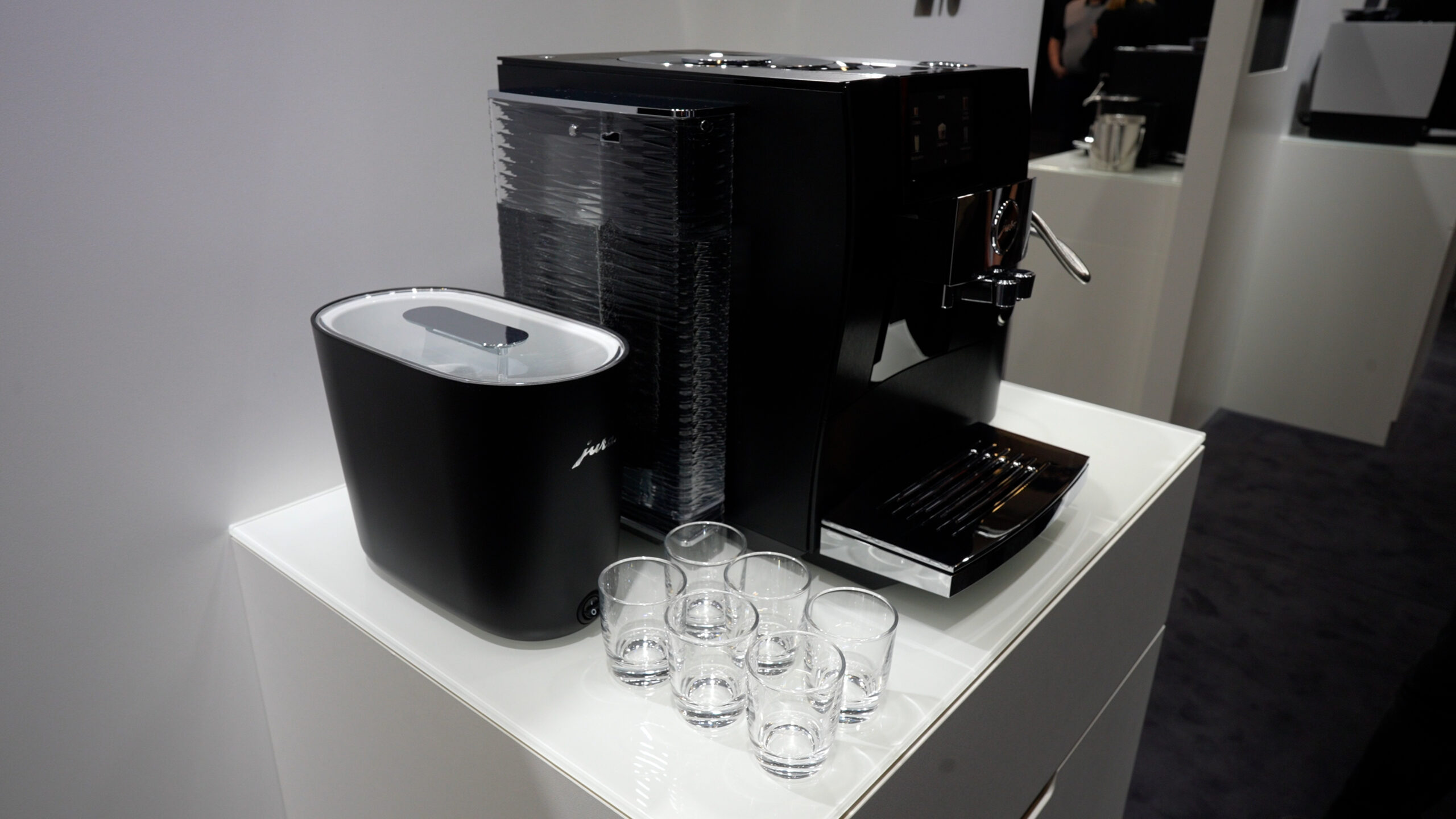 Jura Z10 Signature Kaffeevollautomat Kaffeemaschine Design