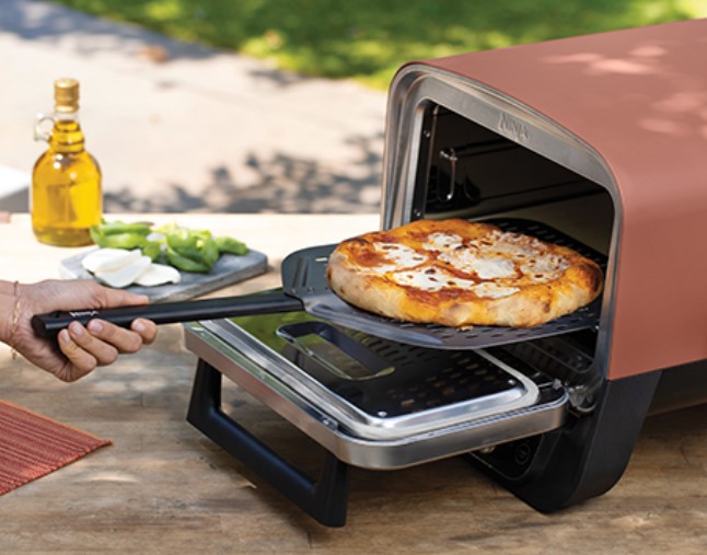 Ninja Woodfire Elektrischer Outdoor Ofen auch als Pizza-Ofen verwendbar